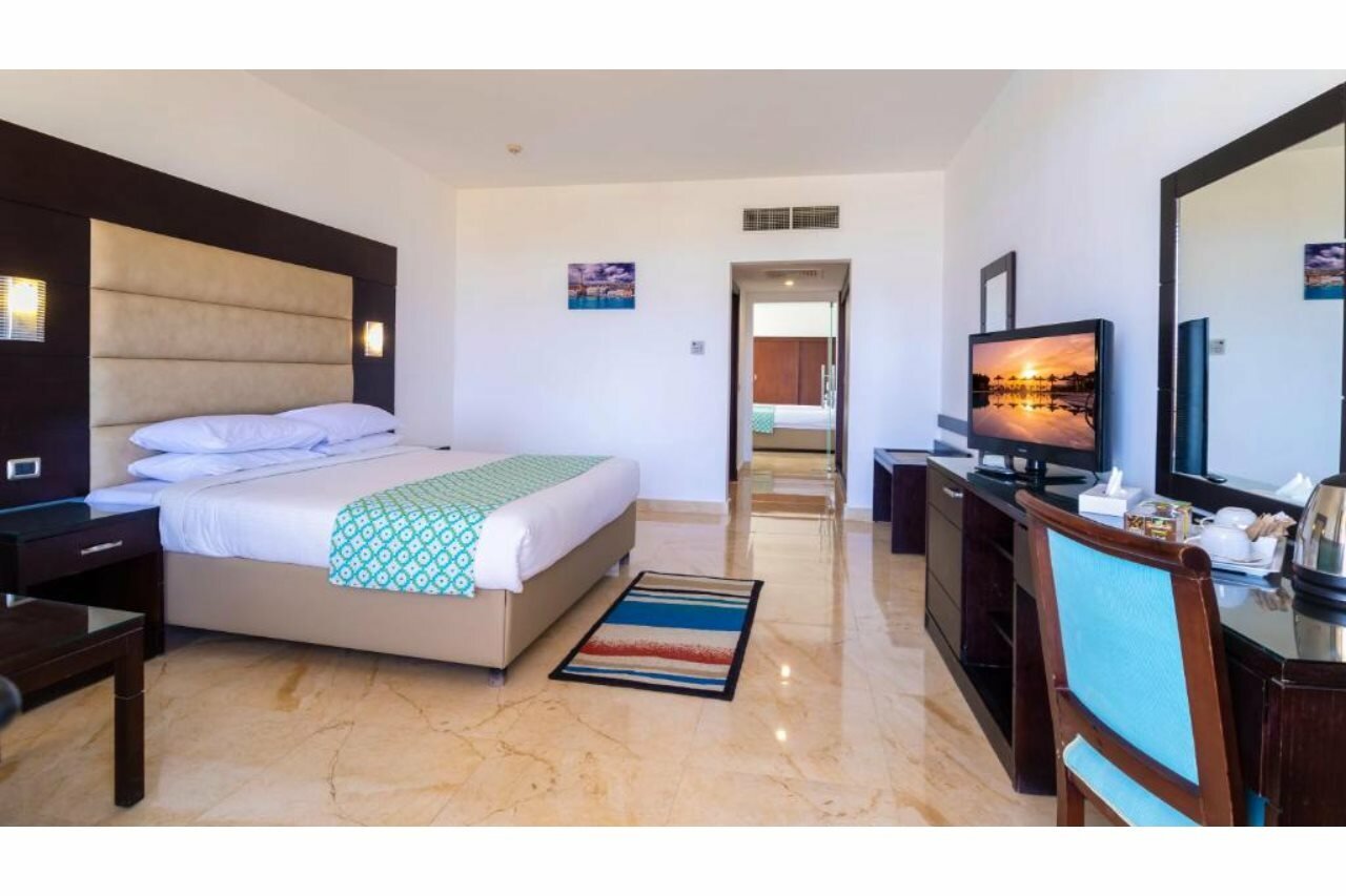 Фото Blend Elphistone Resort