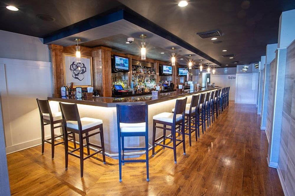 Фото American Hotel