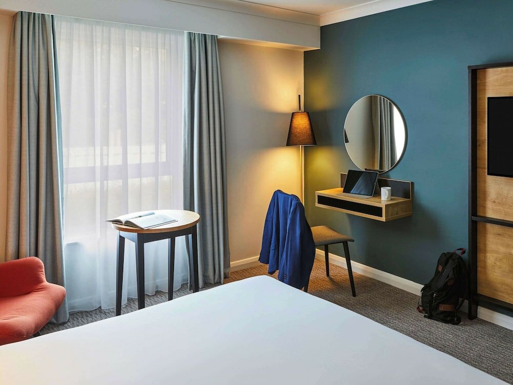 Фото Mercure Cardiff North Hotel