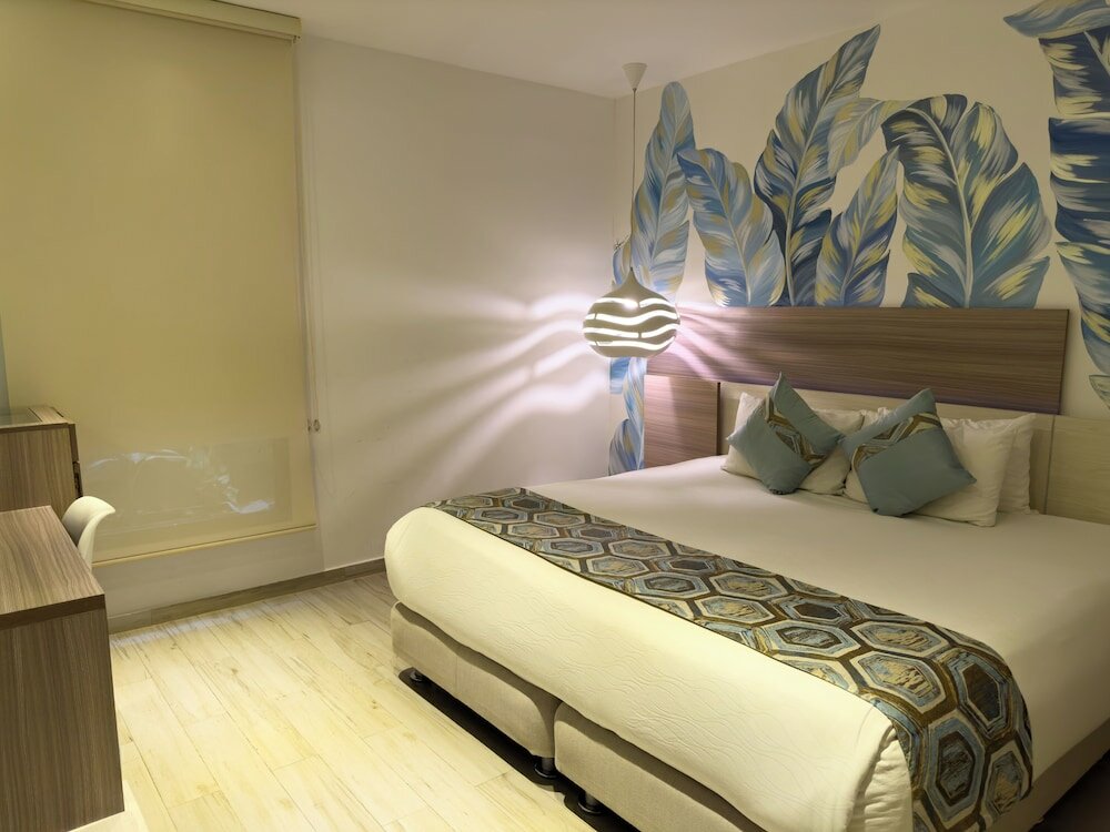 Фото Hotel Catedral Plaza