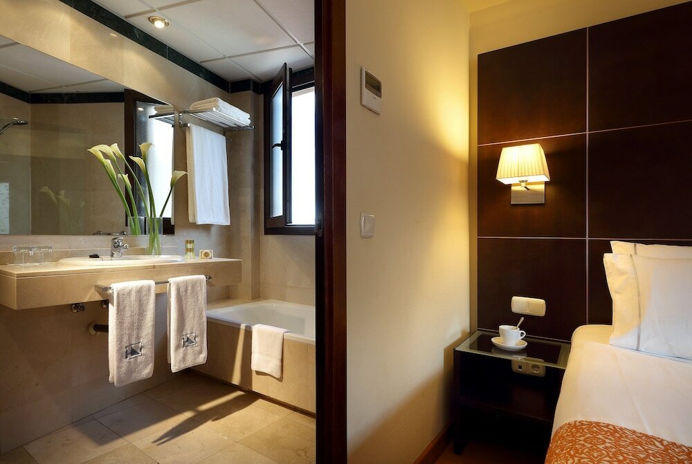 Фото Eurostars Plaza Acueducto