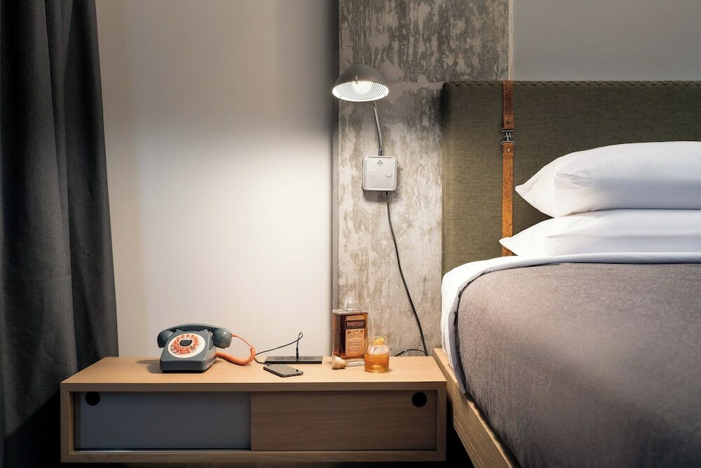 Фото Moxy Seattle Downtown