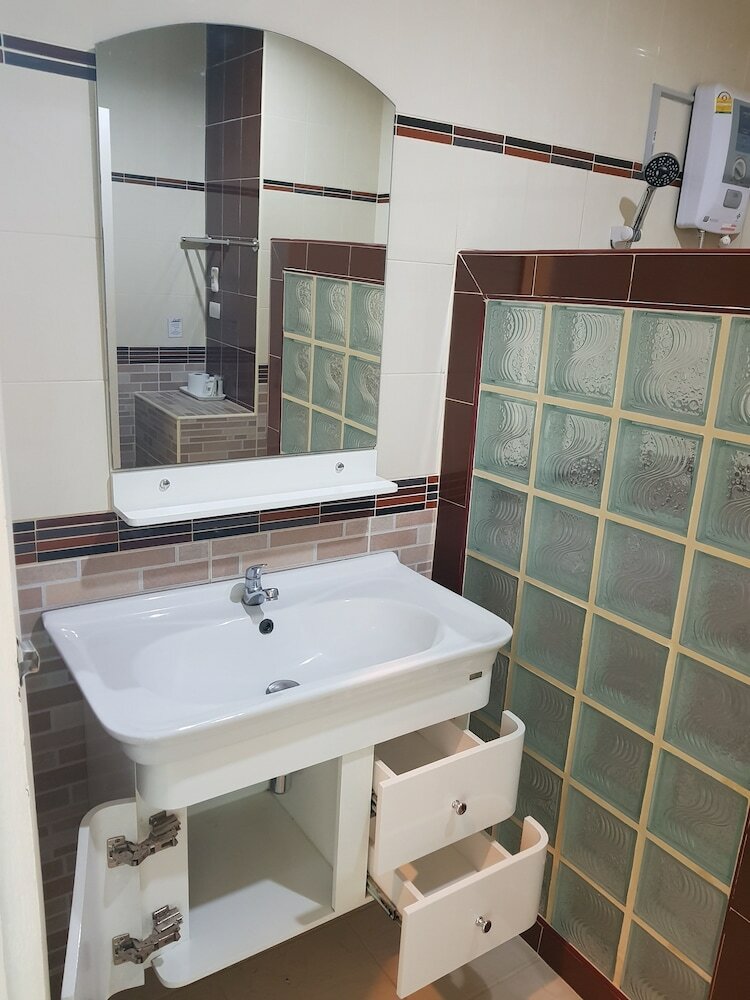 Фото Breeze Hill Hotel