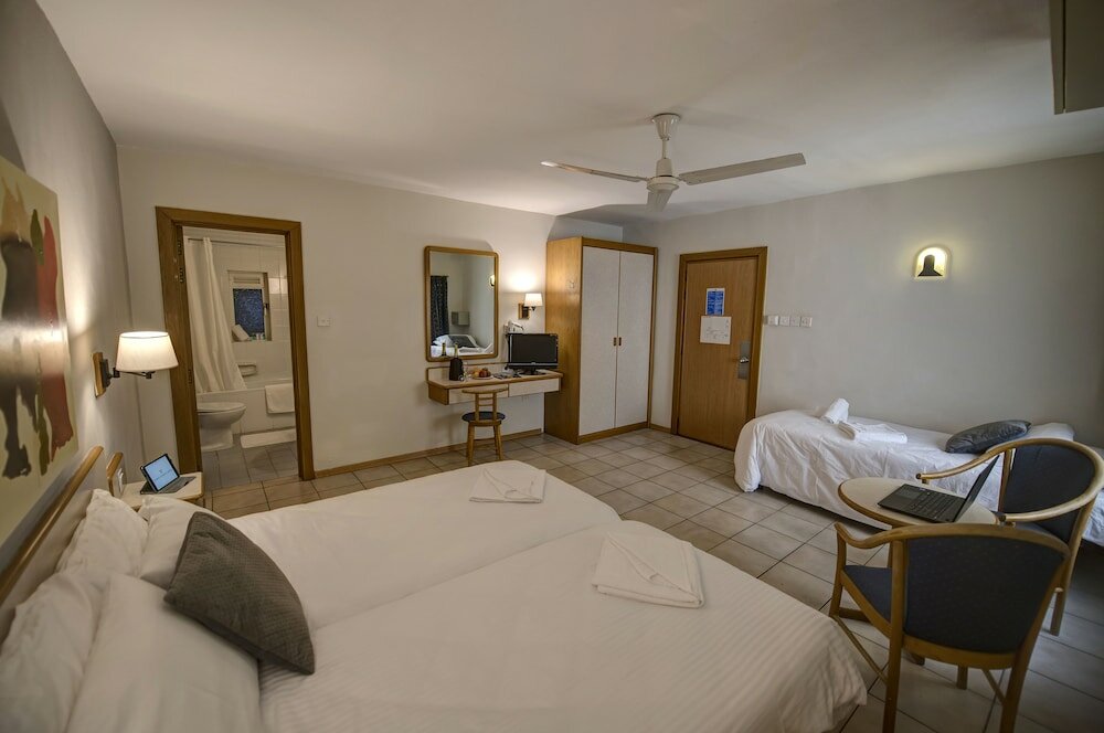 Фото Sliema Chalet Hotel