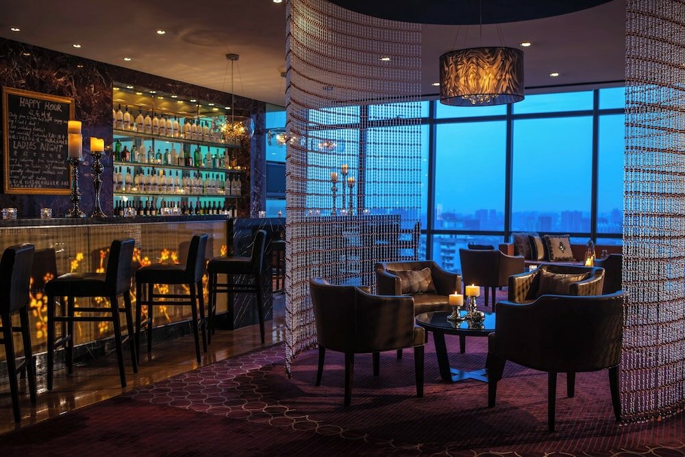 Фото Renaissance Shanghai Zhongshan Park Hotel