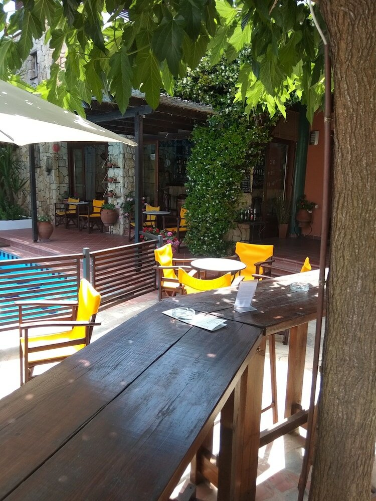 Фото Ammon Garden Hotel