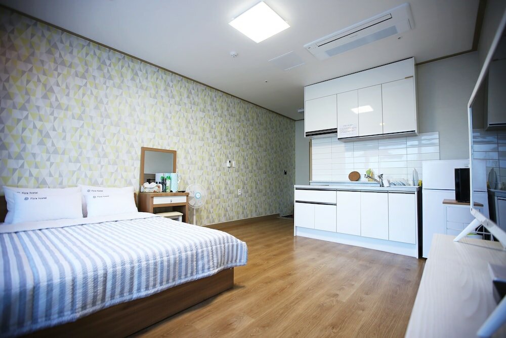 Фото Flora Hostel Pension