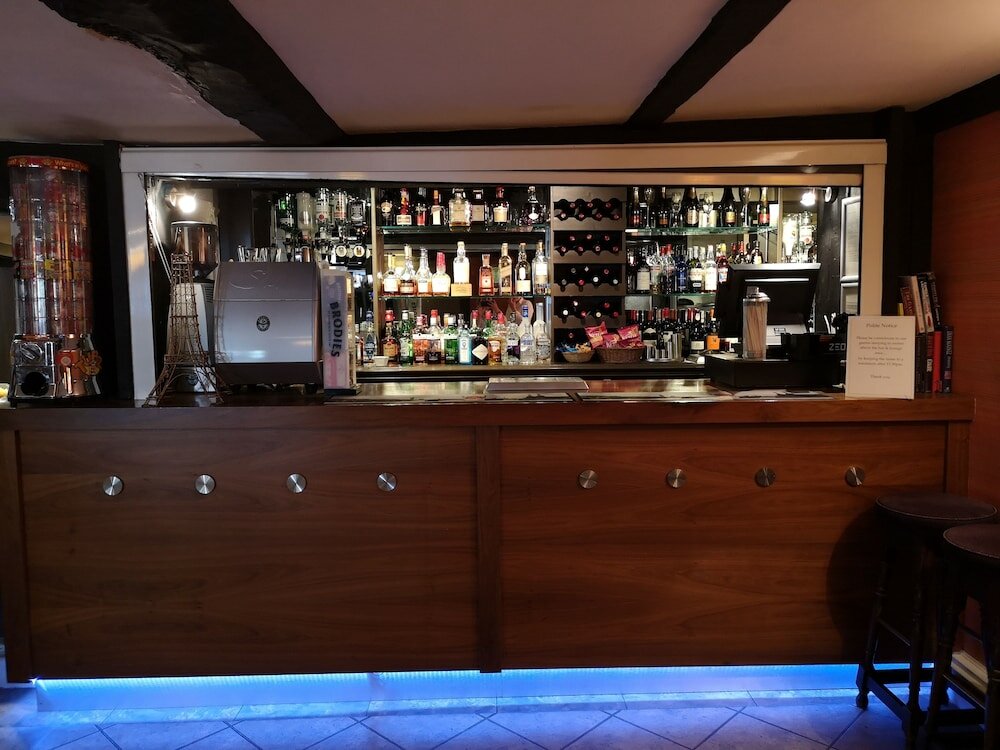 Фото Tudor Lodge Hotel