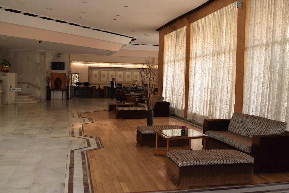 Фото Hotel Samrat Inn