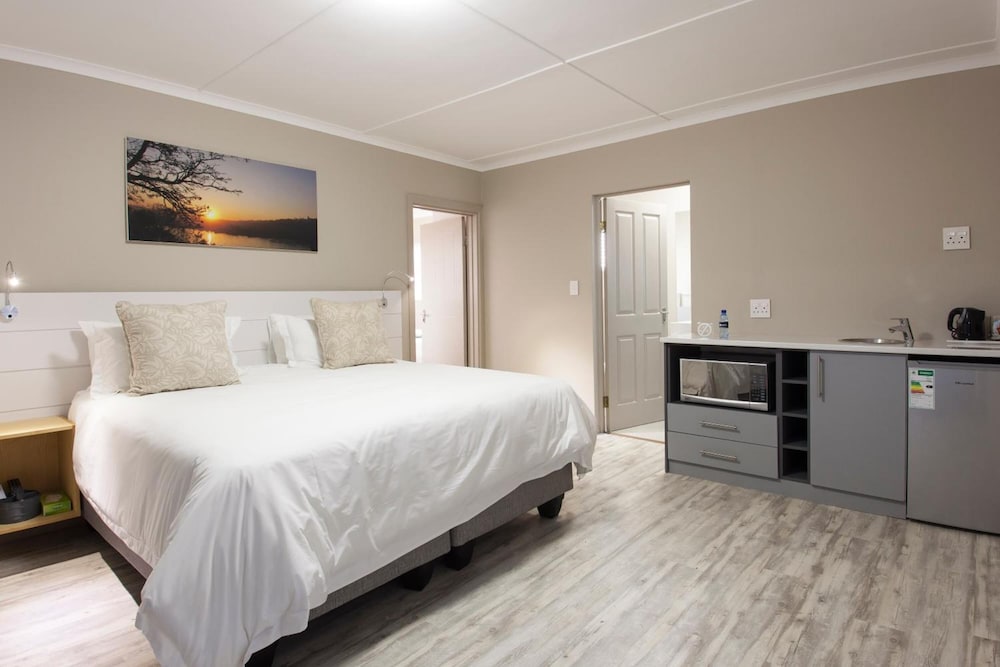 Фото The Hill Boutique Bed & Breakfast