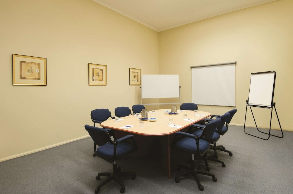 Фото Oaks Waterfront Resort