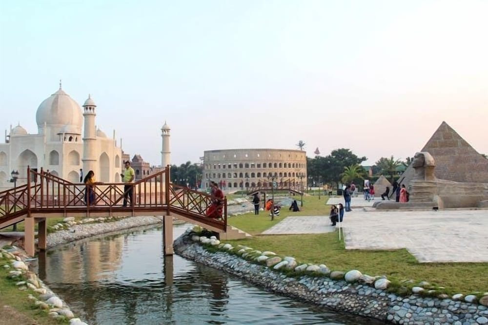 Фото отеля 2