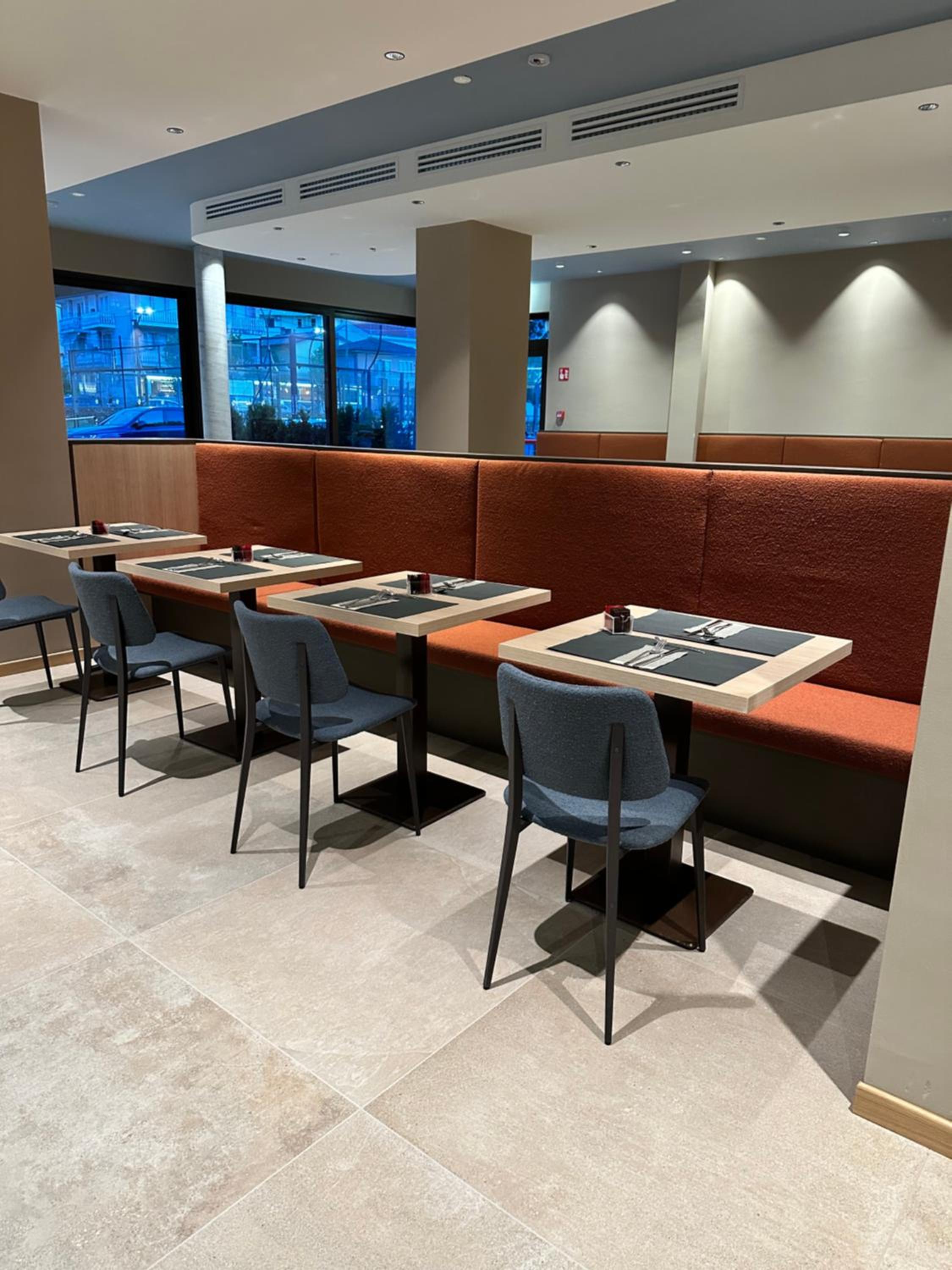 Фото Petit Hotel