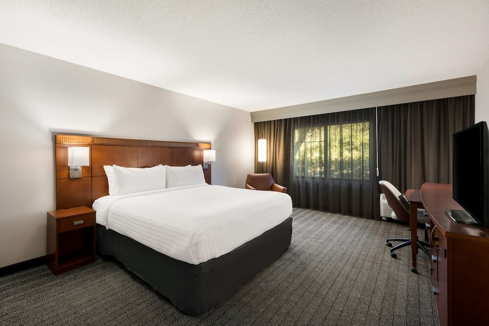 Фото Sonesta Select San Jose Airport