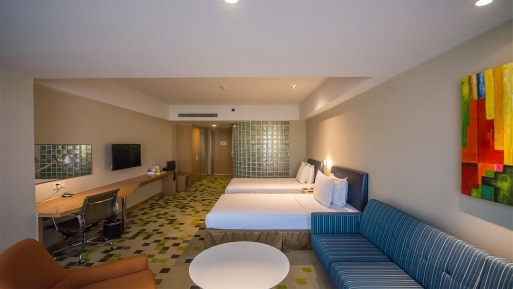 Фото Holiday Inn Express Zhangjiakou Park View