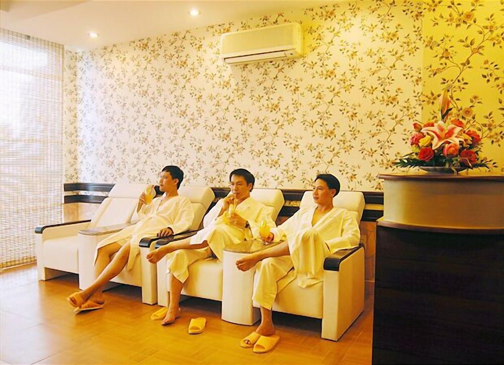 Фото Bamboo Green Central Hotel