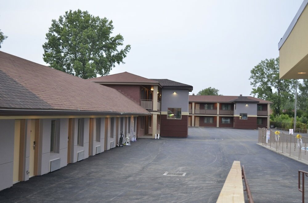 Фото AArya Hotel by Niagara Fashion Outlets