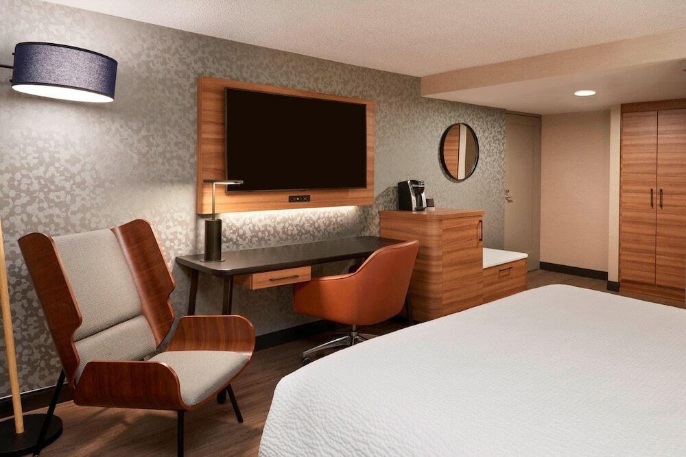 Фото Fairfield by Marriott Montreal Downtown