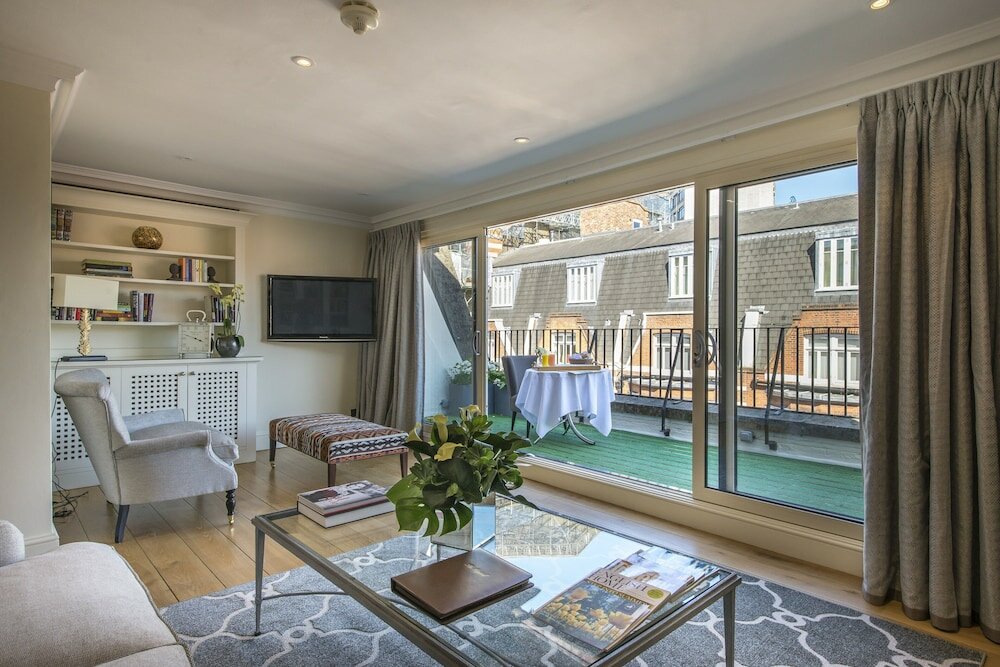 Фото The Capital Hotel Apartments & Townhouse