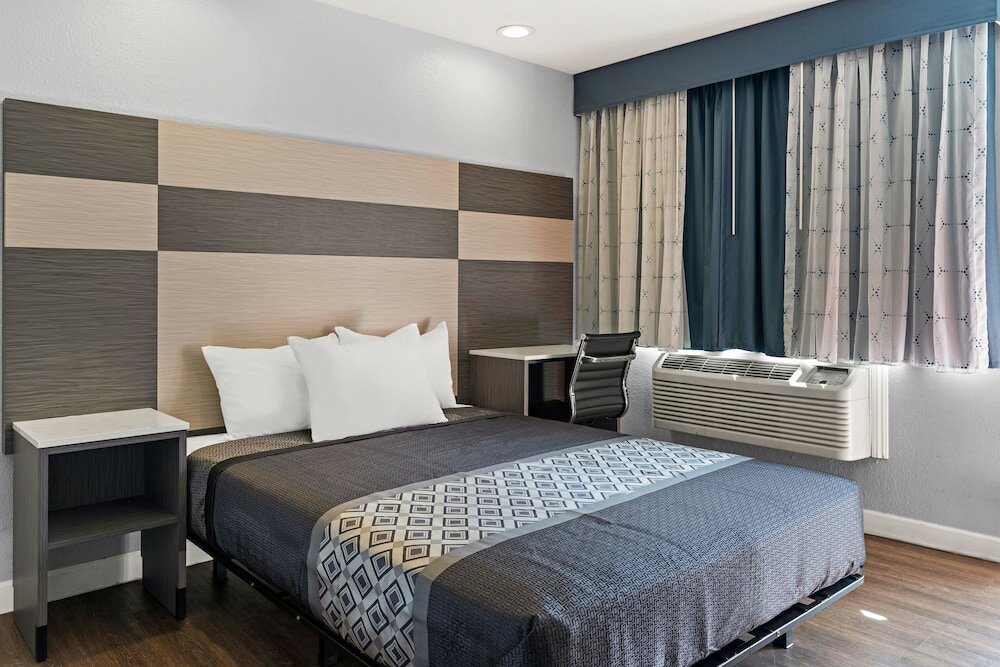 Фото Bay Breeze Inn