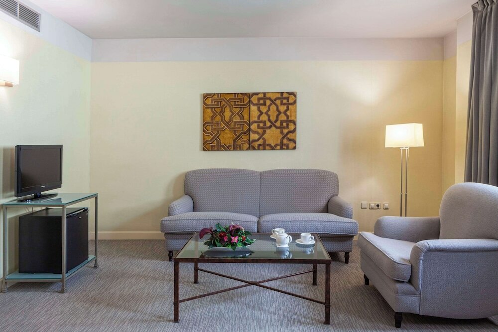 Фото Hotel Macià Alfaros