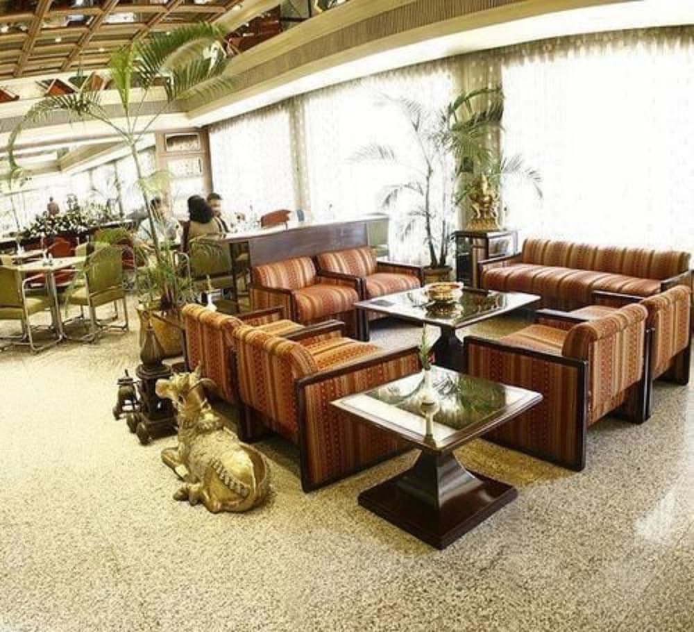 Фото Hotel Midtown Pritam