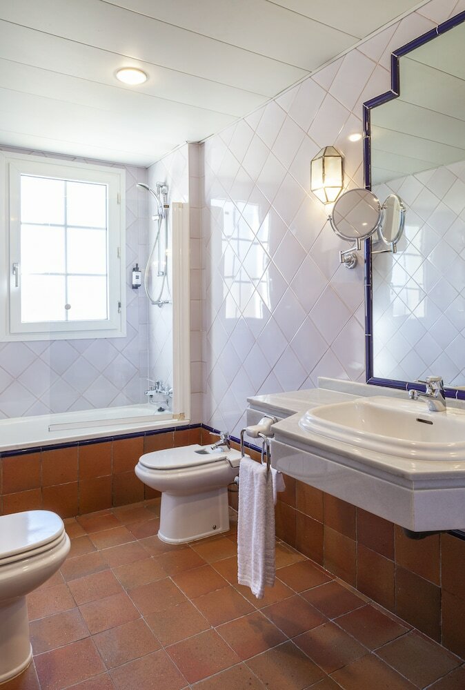 Фото Hotel Macià Alfaros