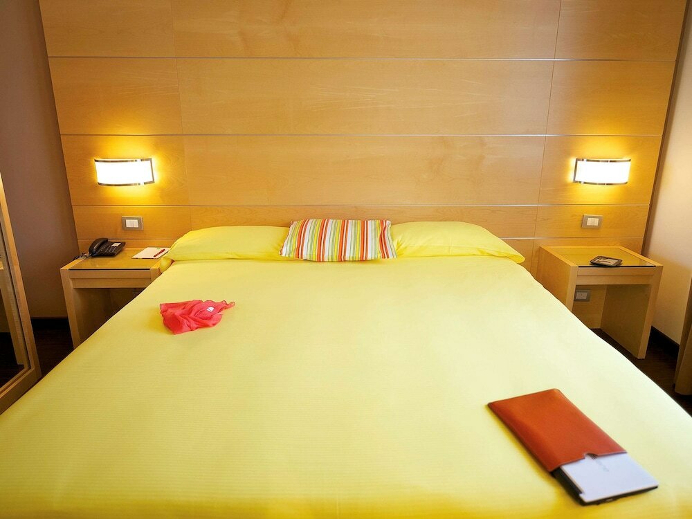 Фото Ibis Styles Parma Toscanini