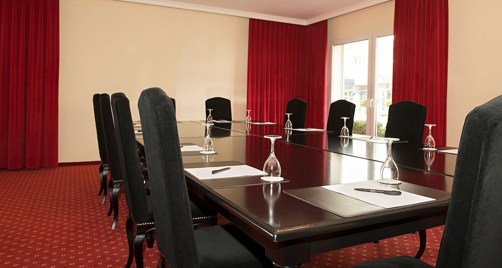 Фото Victor's Residenz-Hotel Saarlouis