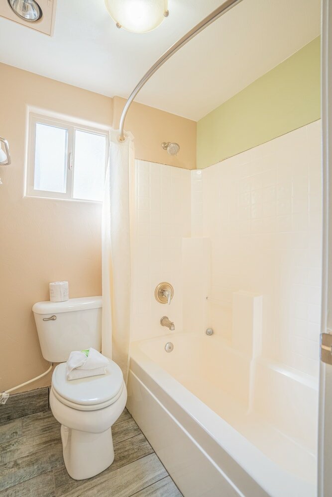 Фото Pioneer Lodge