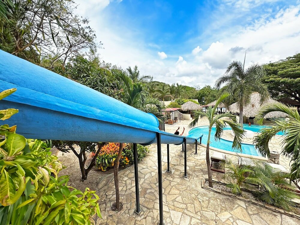 Фото Surf Ranch Hotel & Resort