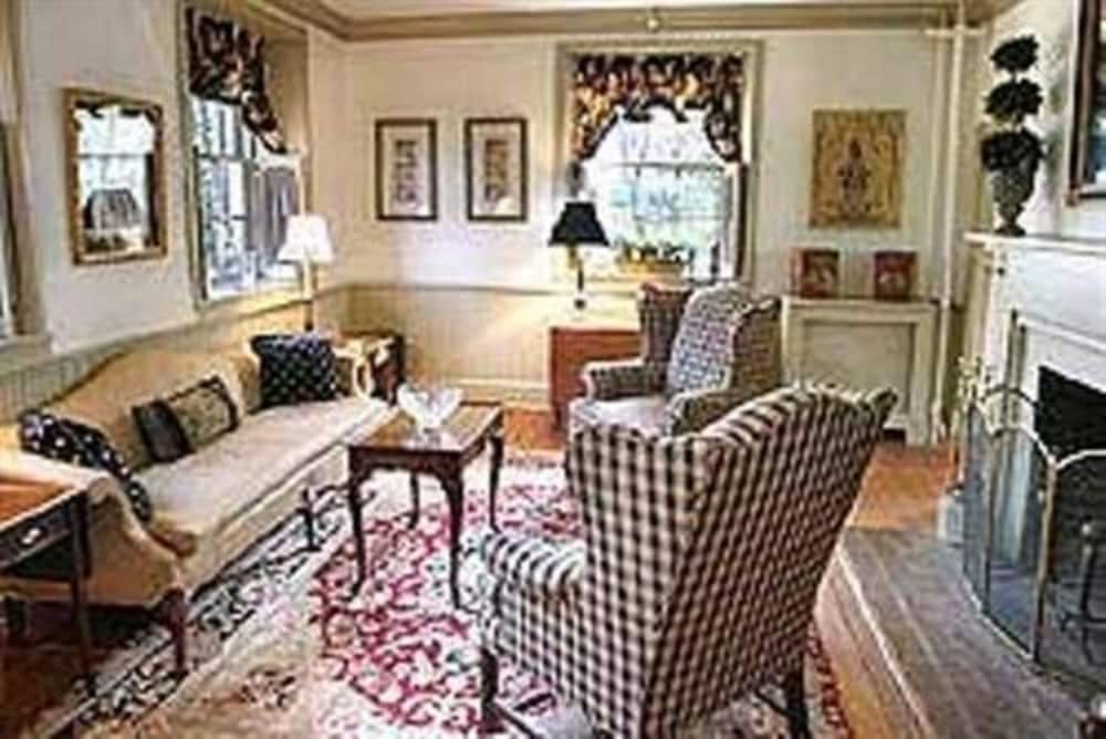 Фото The Wayside Inn Bed & Breakfast