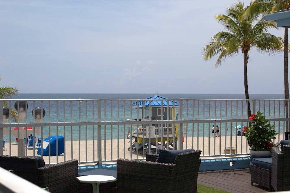 Фото Golden Sand Oceanfront