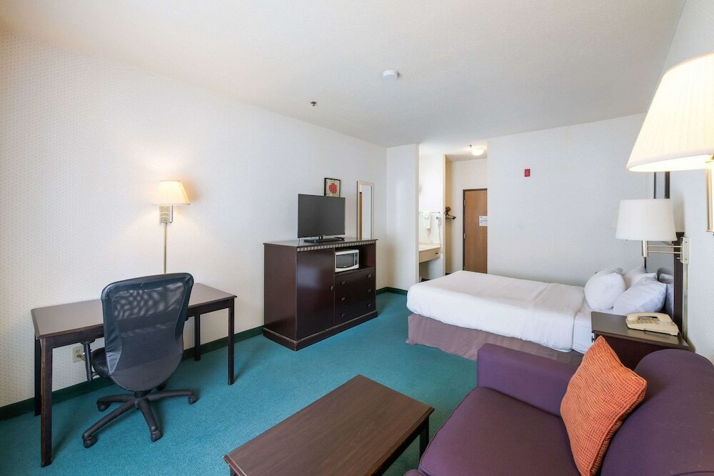 Фото Rodeway Inn Urbana Champaign University Area