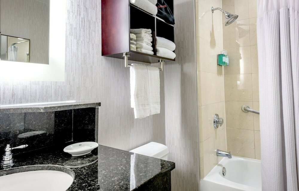 Фото Crowne Plaza New Orleans French Quarter