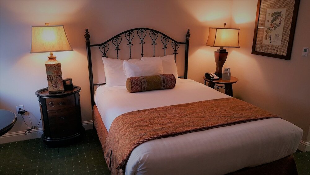 Фото The Monterey Hotel