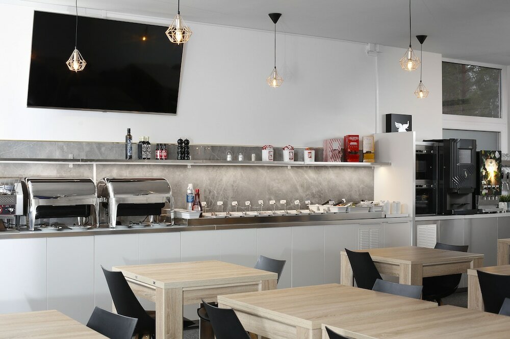 Фото Almnäs Park Hotel