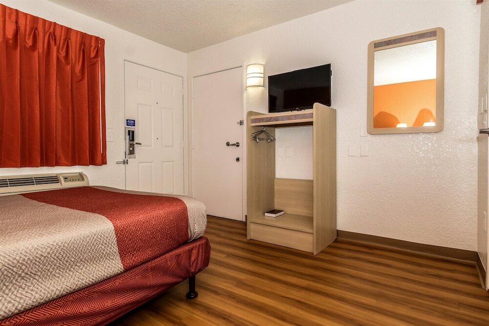 Фото Motel 6 Anaheim, Ca - Fullerton East