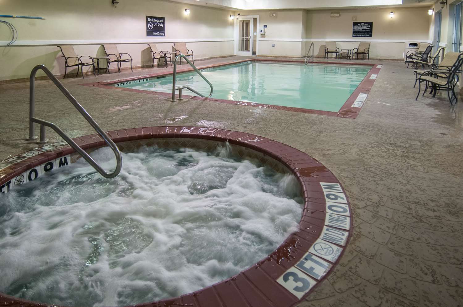 Фото Hampton Inn & Suites Waxahachie