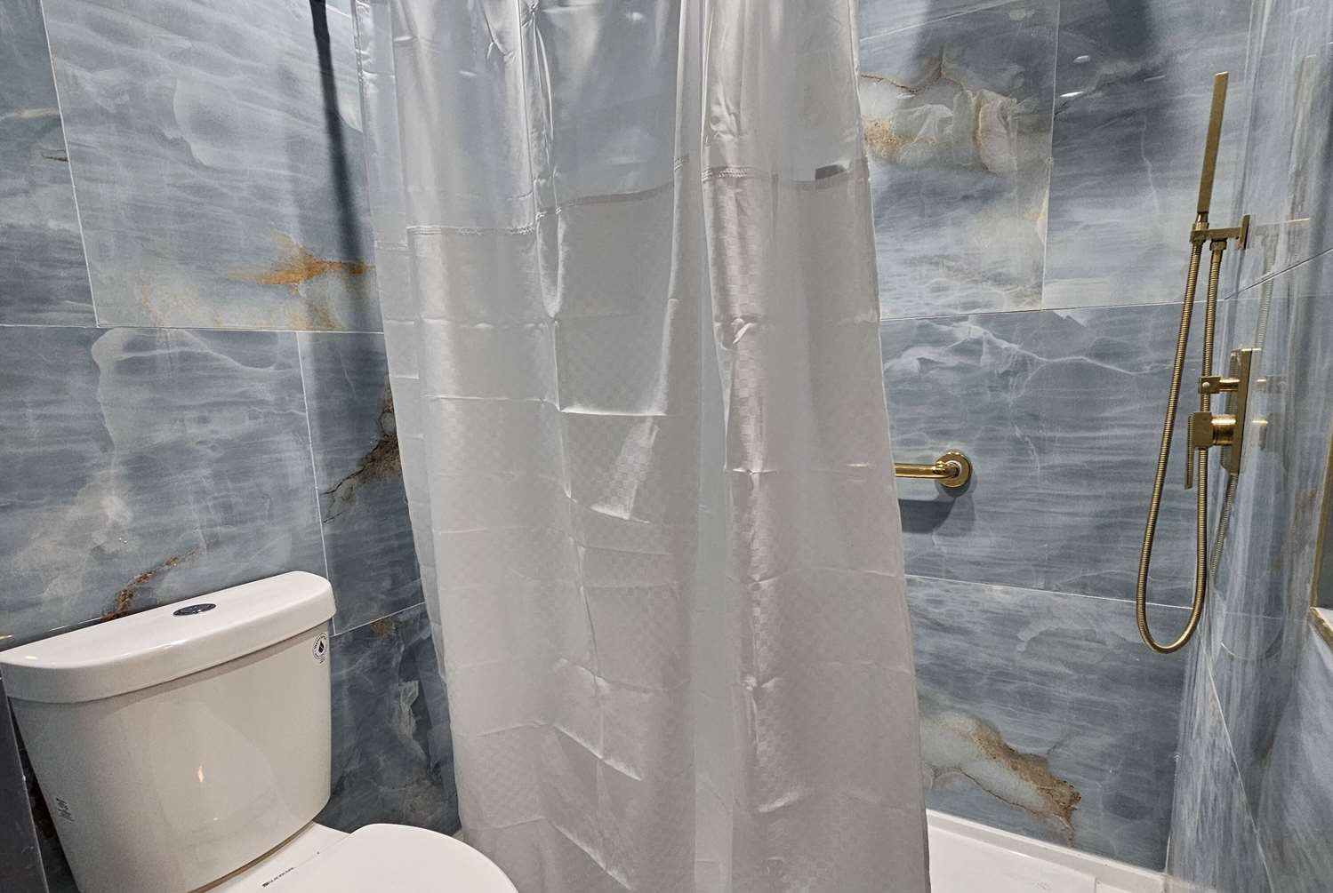 Фото Travelodge by Wyndham Fullerton Near Anaheim