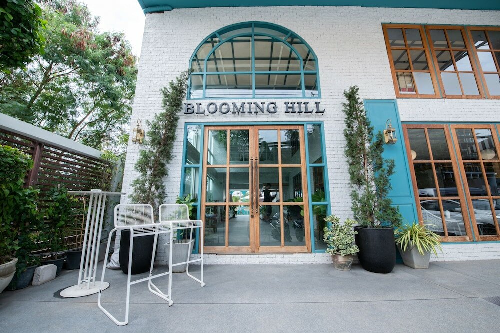 Фото Blooming Hill Boutique Suites