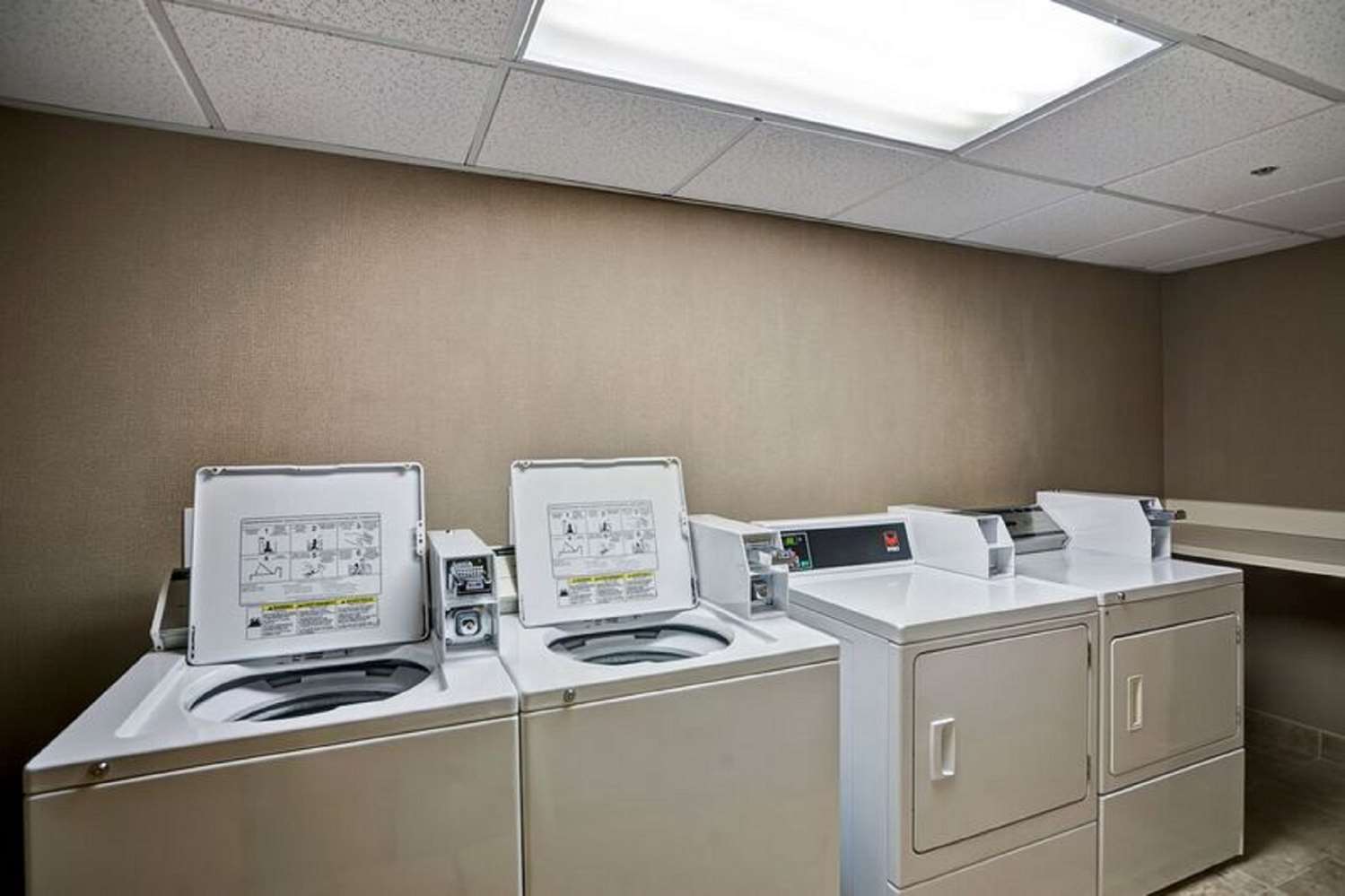 Фото Hampton Inn Albany-Wolf Road