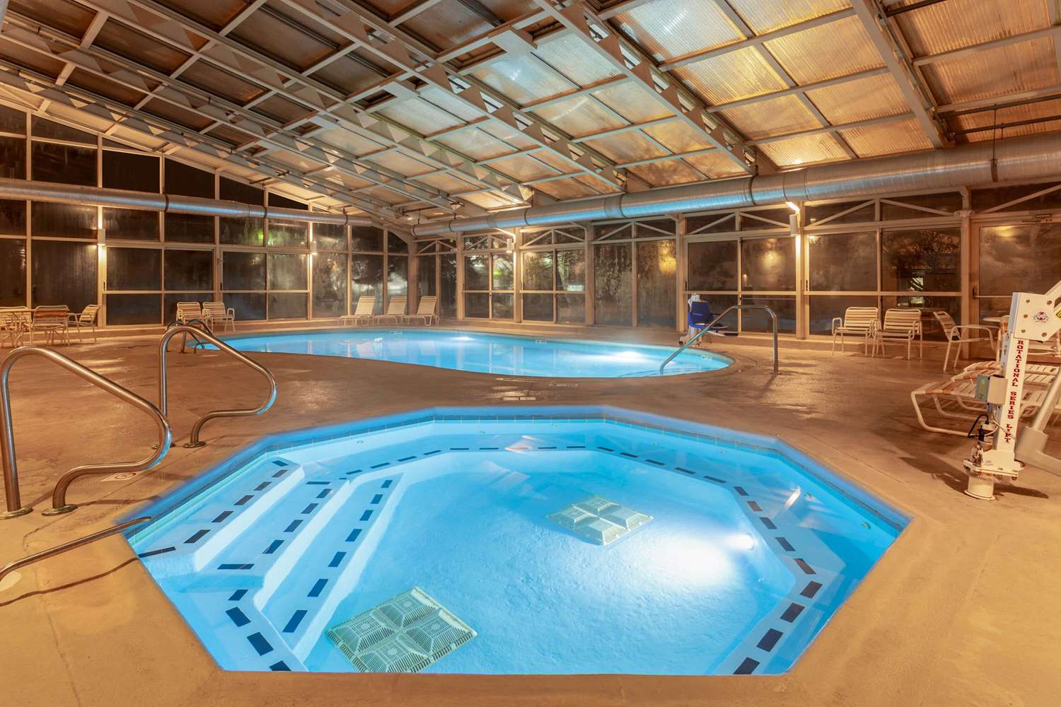 Фото La Quinta Inn & Suites by Wyndham Chicago Tinley Park