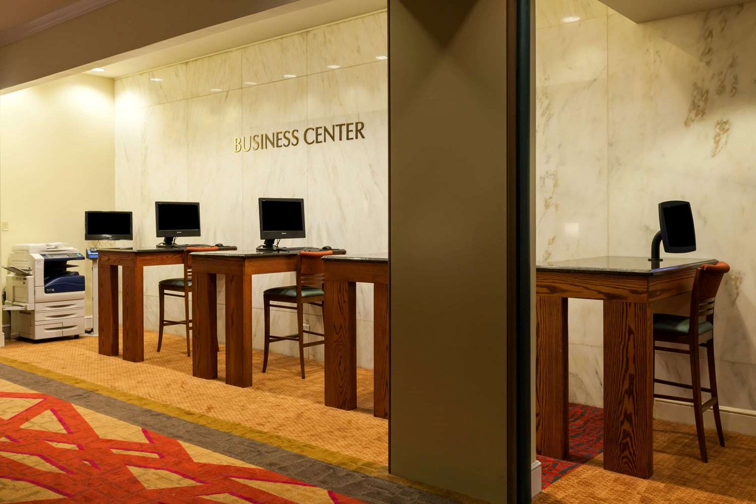 Фото Wyndham Grand Pittsburgh Downtown