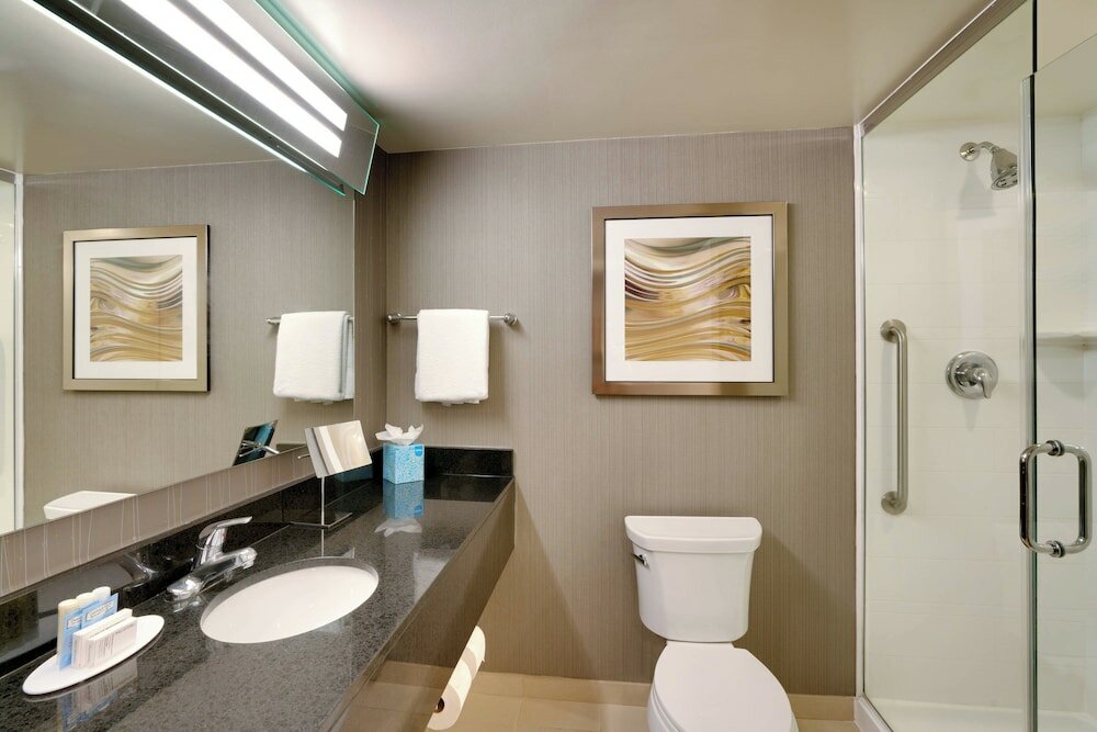 Фото Courtyard by Marriott Charlotte Airport/Billy Graham Parkway