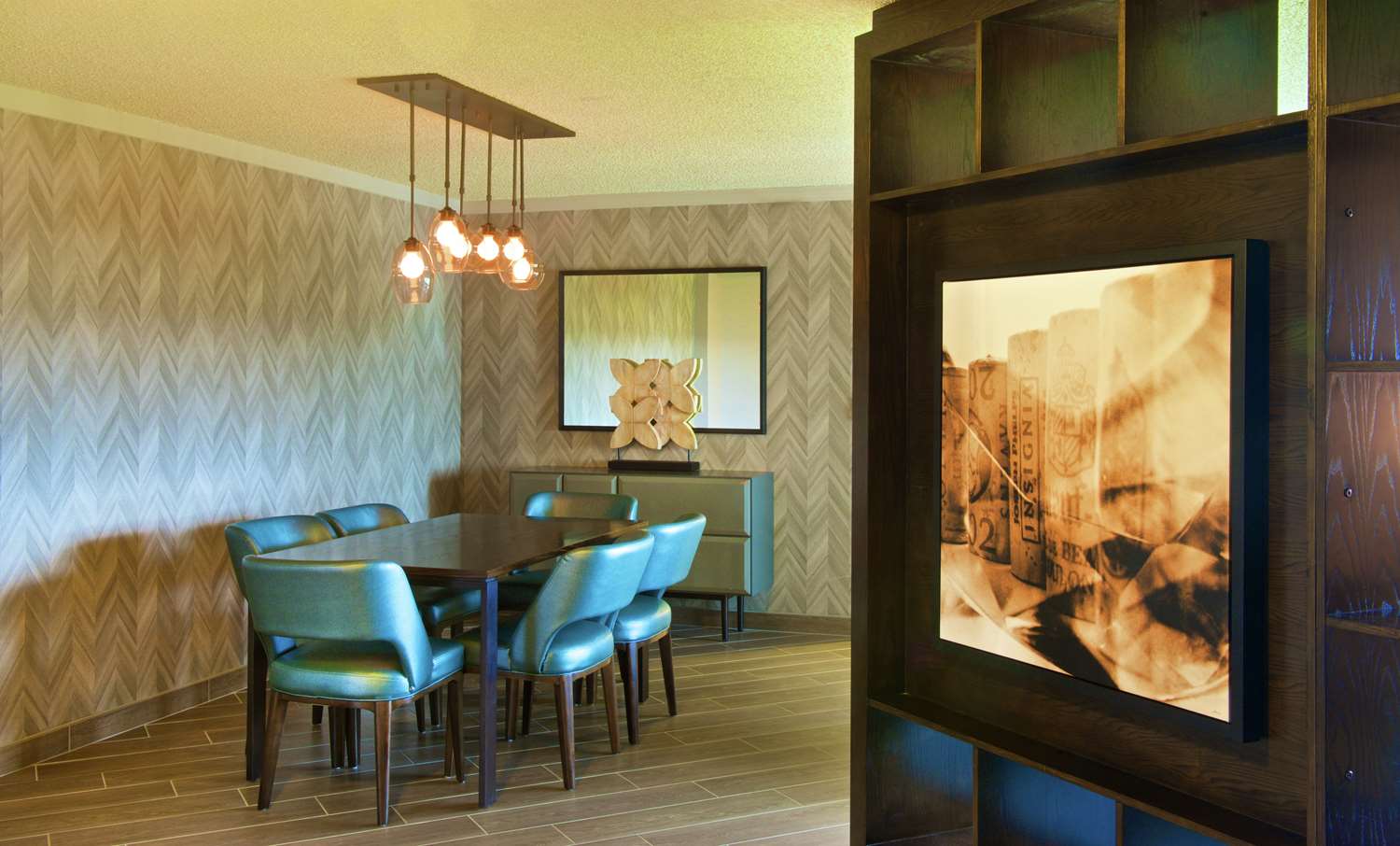 Фото Embassy Suites by Hilton Portland Washington Square