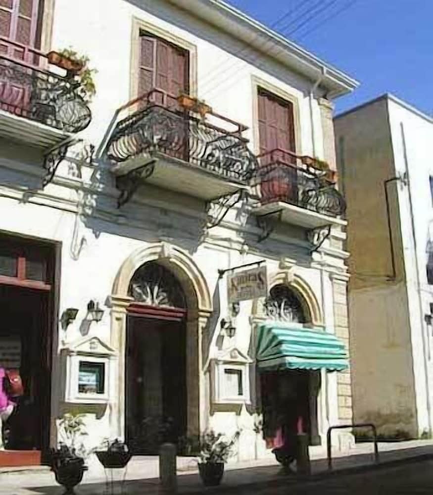 Фото Kiniras Traditional Hotel & Restaurant