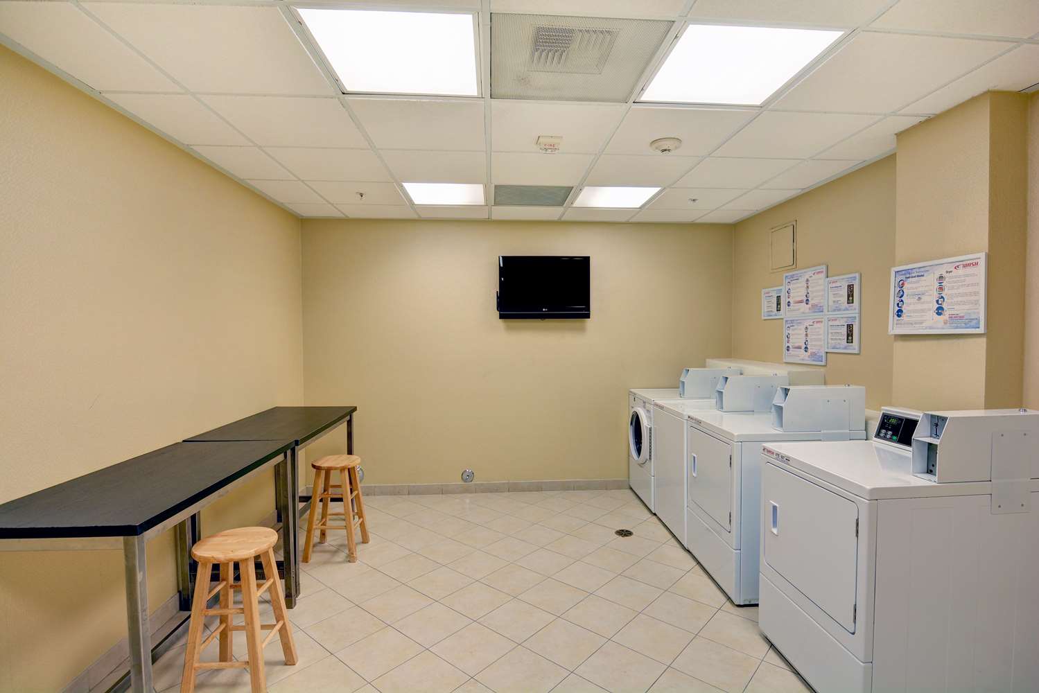 Фото Embassy Suites by Hilton Valencia