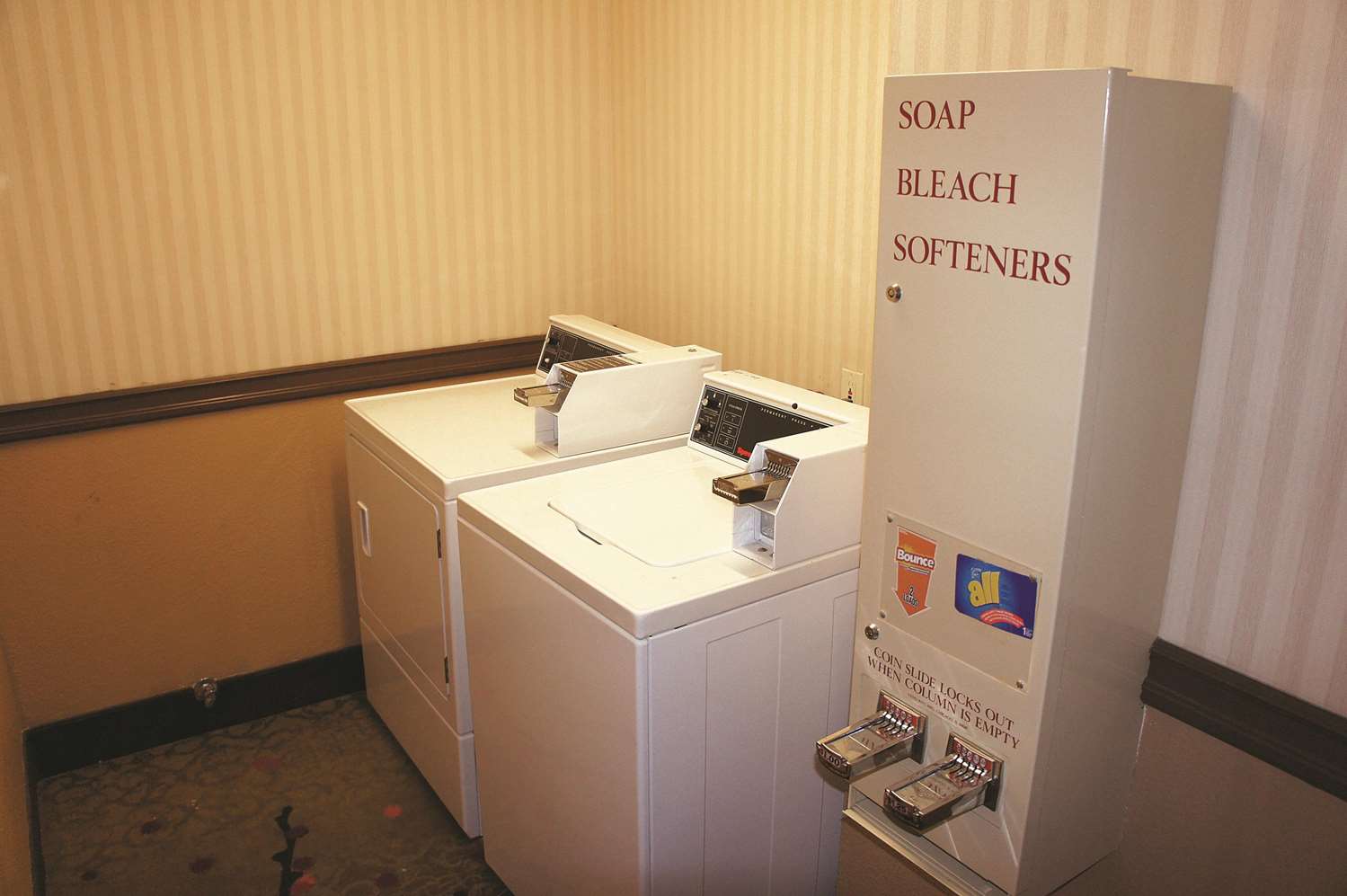 Фото La Quinta Inn & Suites by Wyndham Davis