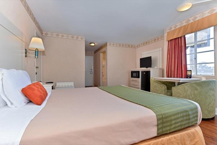 Фото Americas Best Value Inn San Clemente Beach